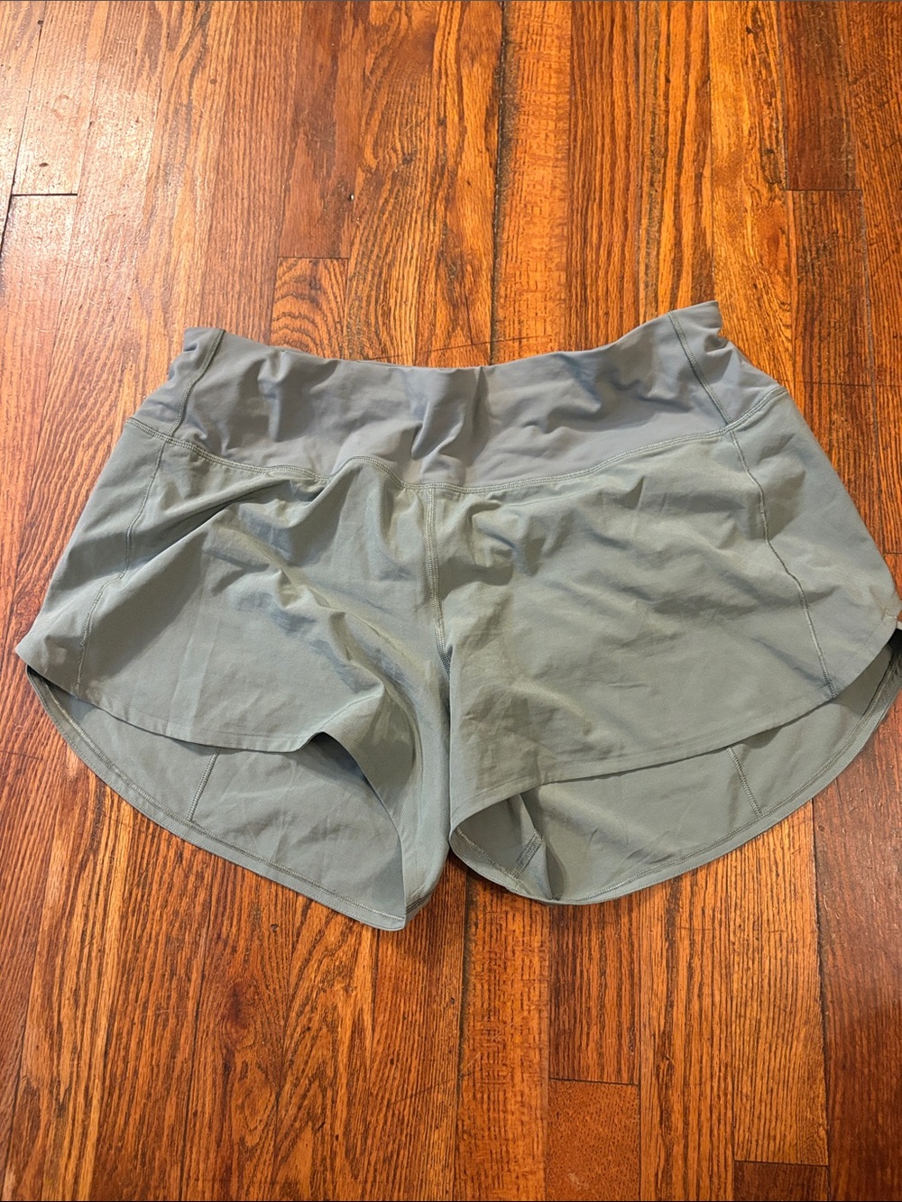 🎉Like New! Lululemon athletica Sage Green Women's Athletic Running Shorts!